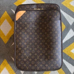 Louis Vuitton Carry On Rolling Suitcase